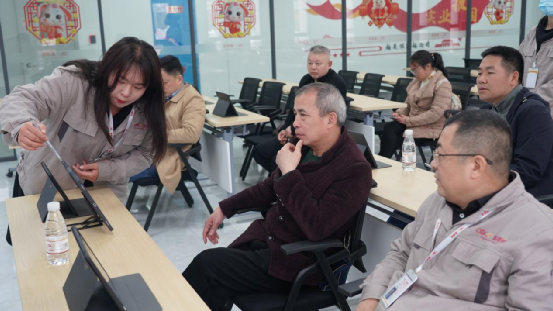 岳阳口岸办考察小组莅临我司参观交流